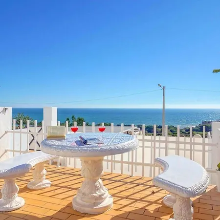 Albuar Mit Eigenem Pool Holiday home